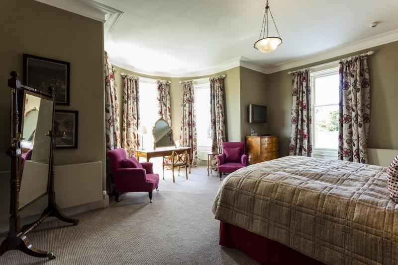 Cromlix Hotel Kinbuck Екстериор снимка